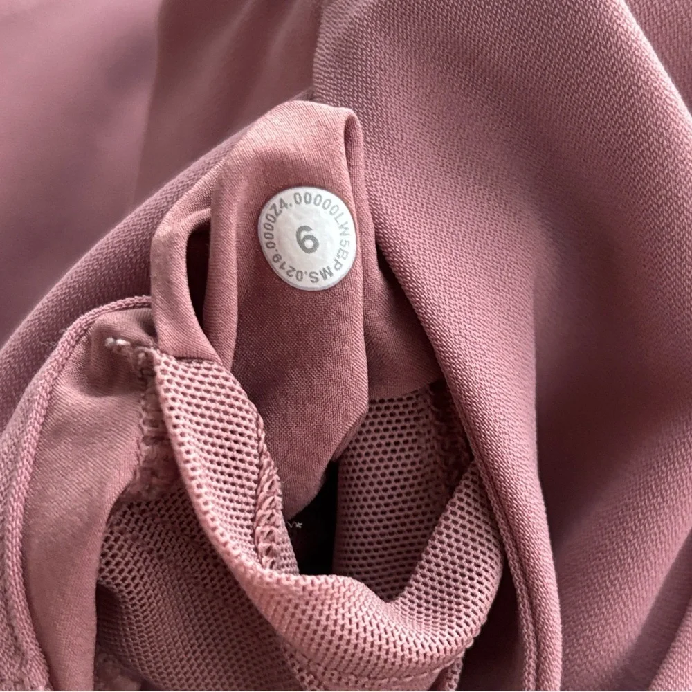 Lululemon Women's Dusty Pink On the Fly 7/8 Pant Athletic Athleisure Size 6